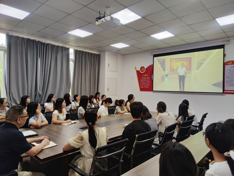 太阳成集团tyc122ccvip开展“大国担当”思政大课观影活动